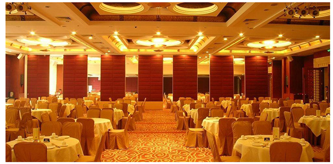 山東酒店隔斷|展板|移動(dòng)折疊屏風(fēng)|宴會(huì)廳活動(dòng)隔斷_濟(jì)南高達(dá)裝飾材料有限公司