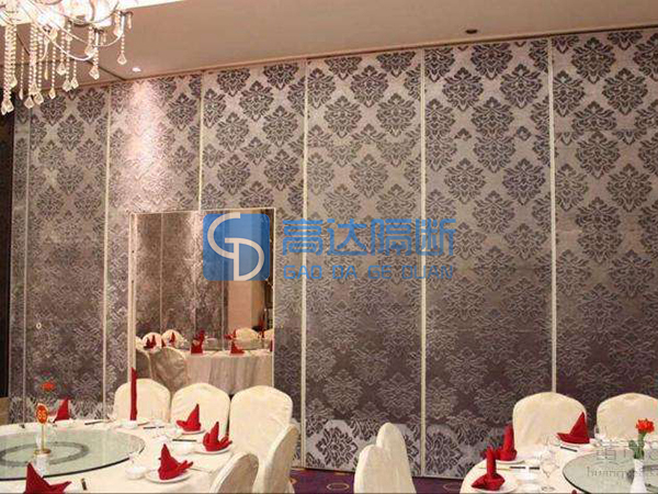 隔斷門(mén)中門(mén)