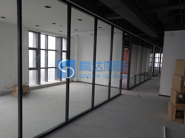 活動(dòng)玻璃隔斷