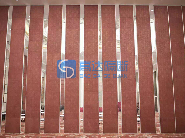 超高型活動隔斷