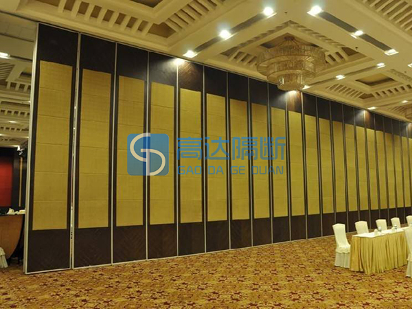 超高型活動隔斷