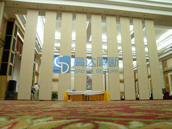 超高型活動(dòng)隔斷