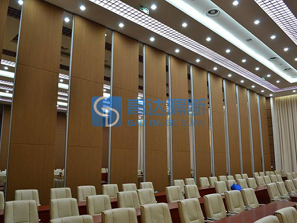 超高型活動(dòng)隔斷